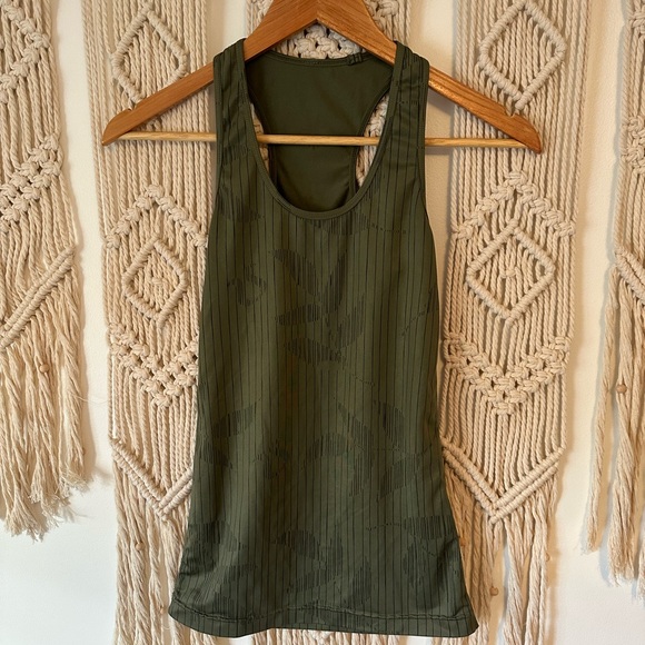 Lululemon Bundle - Picture 10 of 16